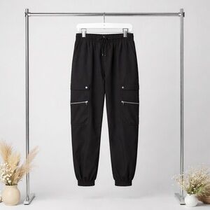 Banana Republic Black Women's Cargo Joggers
Size XS